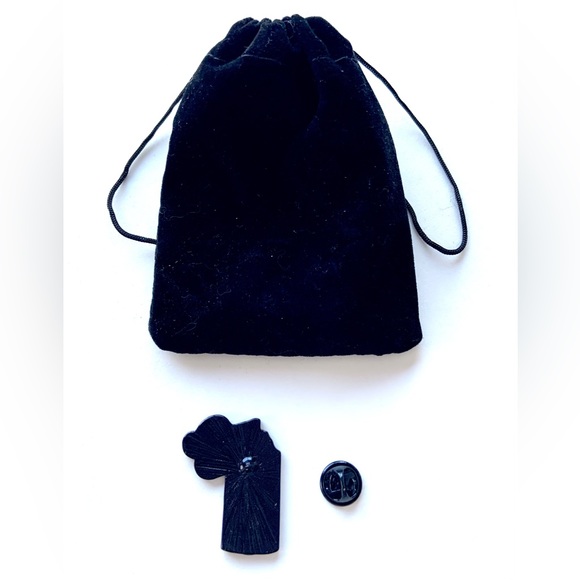 3/$10 😅 “Bit_ _ Spray” Fun Humored Hairspray Enamel Pin (mix & match) - Picture 3 of 4